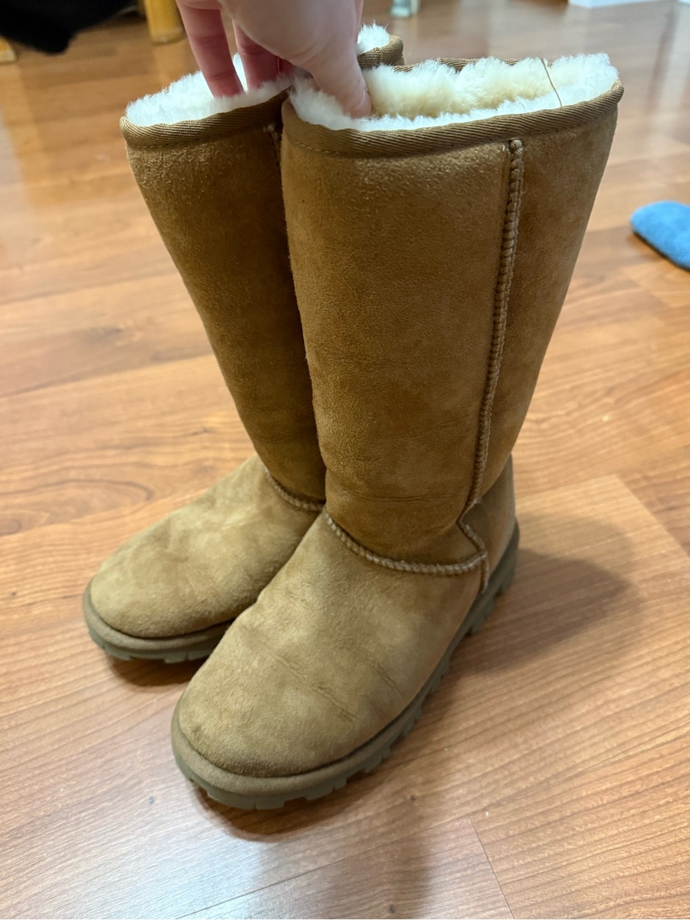 UGG Classic Tall Size 6